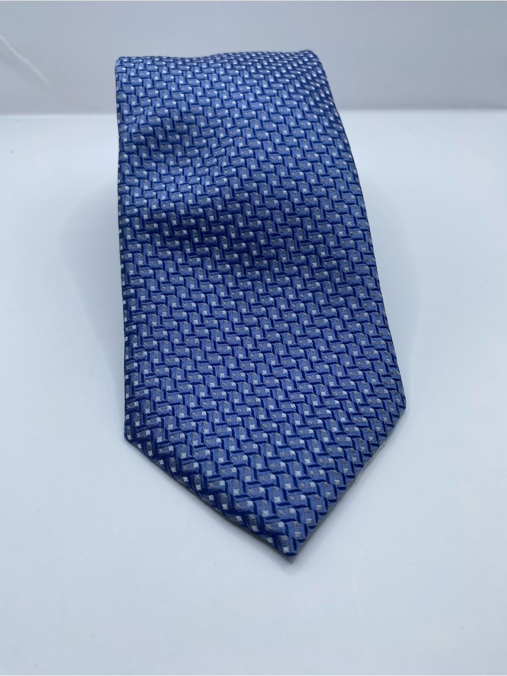 Bloomingdale's Men's Navy Blue Textured Woven Tie